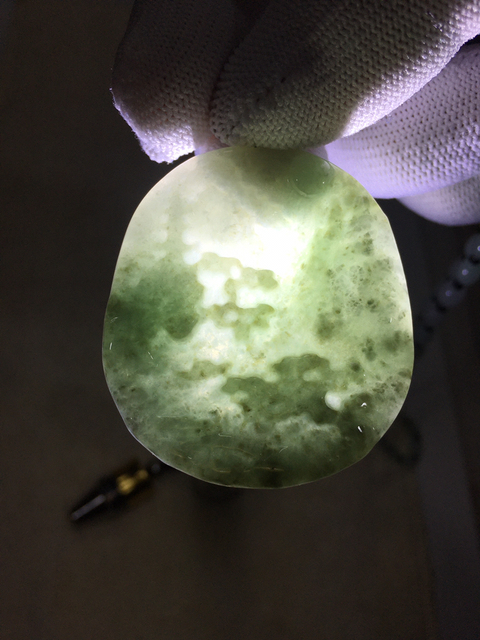 古玩玉器山水牌子拍賣,當前價格580元