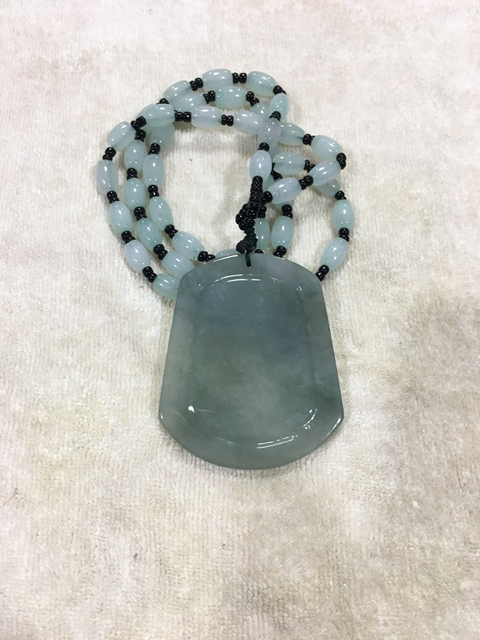 古玩玉器山水牌子拍賣，當前價格680元