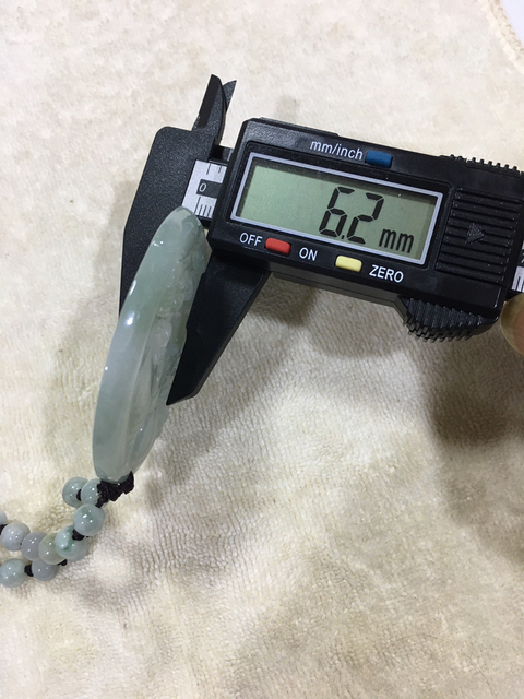 古玩玉器山水圓牌拍賣,當前價格680元