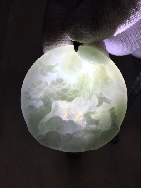 古玩玉器山水圓牌拍賣,當前價格680元