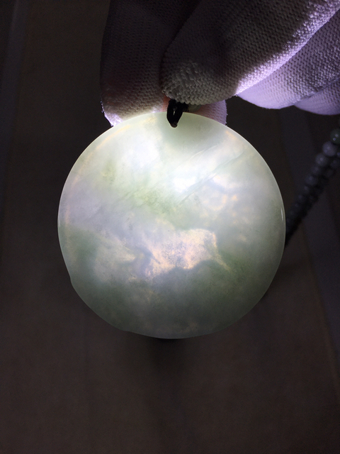 古玩玉器山水圓牌拍賣,當前價格680元