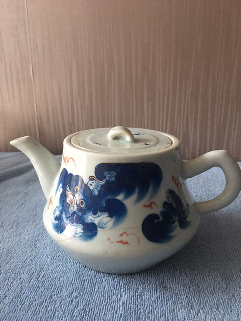 古玩陶瓷藍彩太獅少保紋茶壺拍賣，當前價格288元