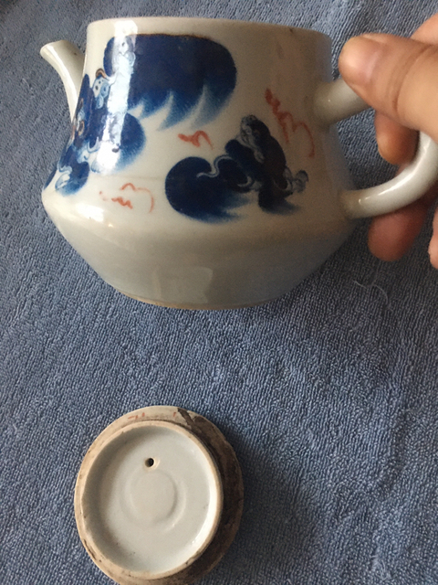 古玩陶瓷藍彩太獅少保紋茶壺拍賣，當前價格288元