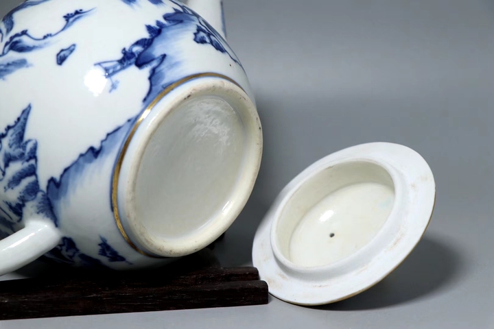 古玩陶瓷乾隆·青花山水人物紋壺真品鑒賞圖