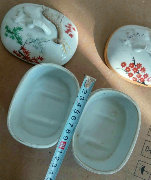 古玩陶瓷民國貼塑五彩梅花鹿紋肥皂盒拍賣,當前價格1300元