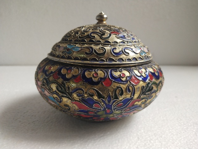 送料無料　中国古玩　景泰藍七宝蓋物一対　高さ約12ｃｍ 送料無料 中国古玩 景泰藍七宝蓋物一対 高さ約12cm 送料無料