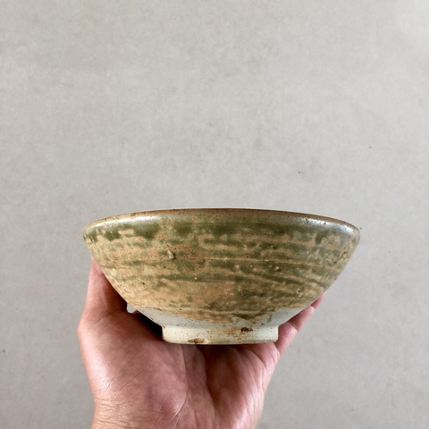 古玩陶瓷越窯系青瓷碗拍賣,當(dāng)前價(jià)格2888元