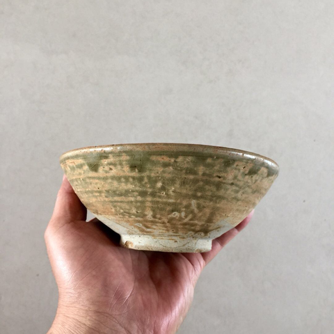古玩陶瓷越窯系青瓷碗拍賣,當(dāng)前價(jià)格2888元