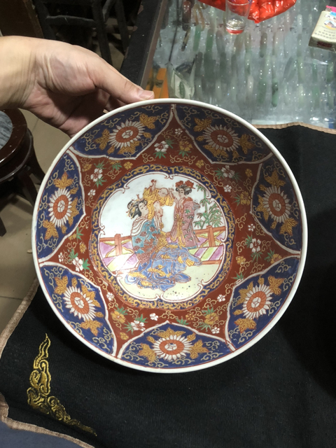 古玩陶瓷民國(guó)粉彩人物碗一對(duì)拍賣(mài)，當(dāng)前價(jià)格1800元