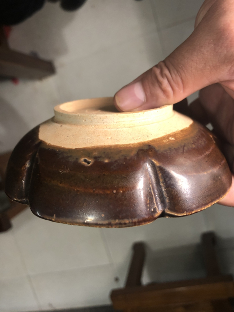 古玩陶瓷宋代醬釉仿生六瓣花口洗（館藏級(jí)精品）拍賣，當(dāng)前價(jià)格12800元