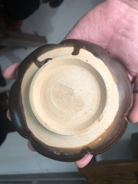 古玩陶瓷宋代醬釉仿生六瓣花口洗（館藏級(jí)精品）拍賣，當(dāng)前價(jià)格12800元