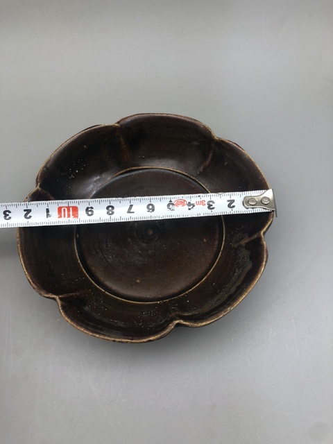 古玩陶瓷宋代醬釉仿生六瓣花口洗（館藏級(jí)精品）拍賣，當(dāng)前價(jià)格12800元