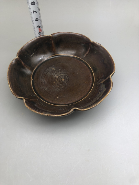 古玩陶瓷宋代醬釉仿生六瓣花口洗（館藏級(jí)精品）拍賣，當(dāng)前價(jià)格12800元