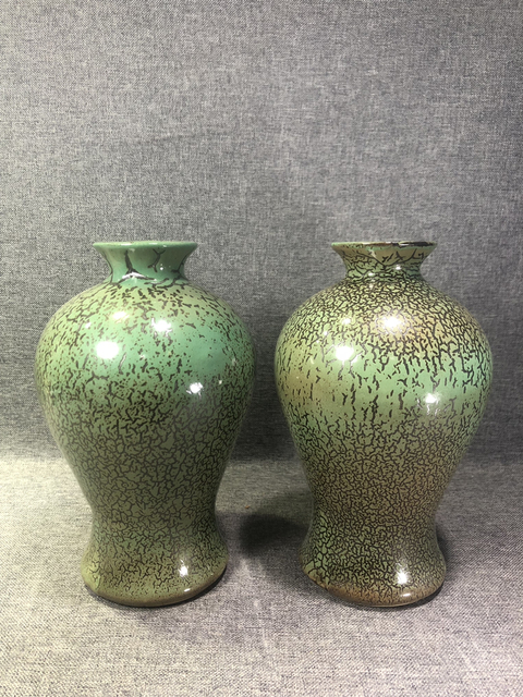 古玩陶瓷70年代精品貴妃笑梅瓶 類似的一對拍賣,當前價格269元