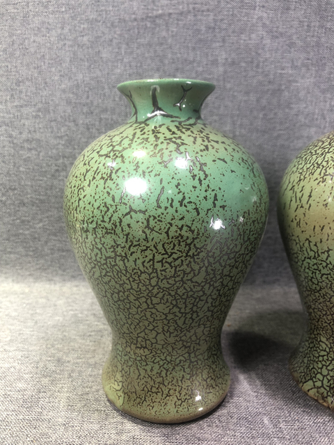 古玩陶瓷70年代精品貴妃笑梅瓶 類似的一對拍賣,當前價格269元