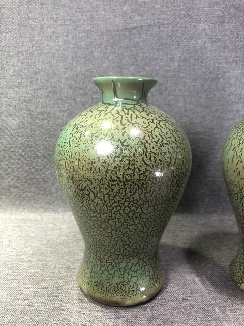 古玩陶瓷70年代精品貴妃笑梅瓶 類似的一對拍賣,當前價格269元
