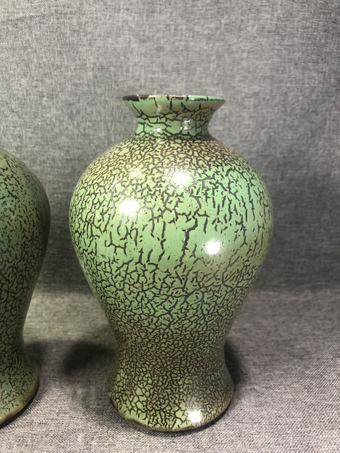 古玩陶瓷70年代精品貴妃笑梅瓶 類似的一對拍賣,當前價格269元