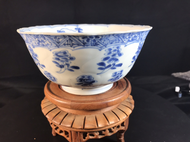 古玩陶瓷康熙青花花卉紋葵口碗（珍品）拍賣，當前價格6800元