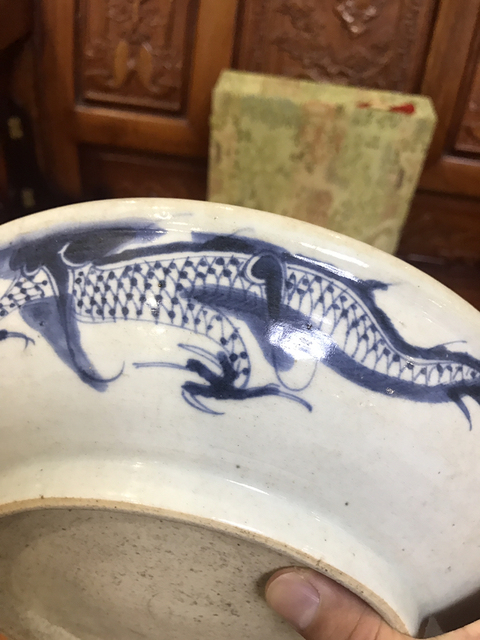 古玩陶瓷（已保真）清精品雍乾過墻龍紋青花盤拍賣，當前價格9000元