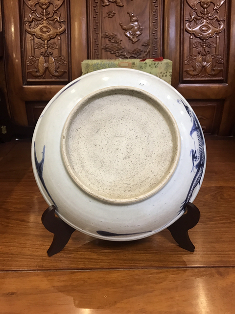 古玩陶瓷（已保真）清精品雍乾過墻龍紋青花盤拍賣，當前價格9000元