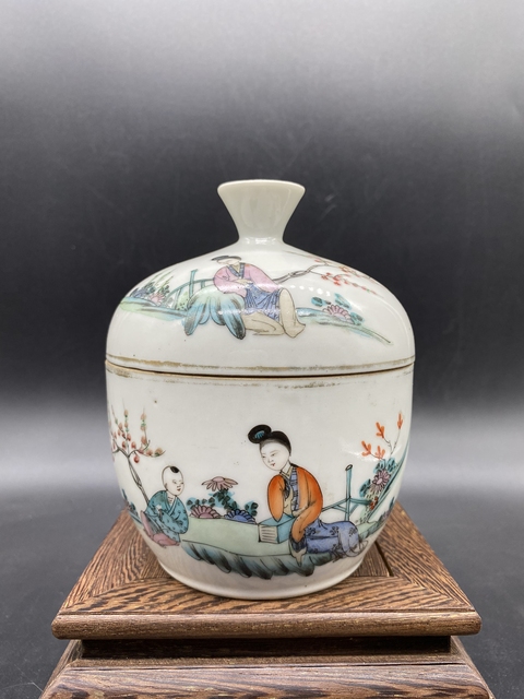 古玩陶瓷粉彩人物蓋缸拍賣，當前價格1000元