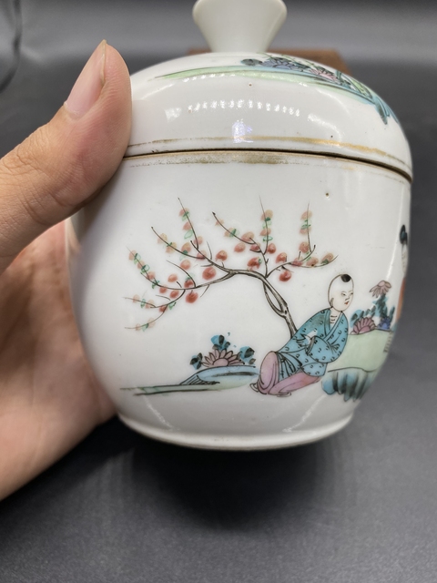 古玩陶瓷粉彩人物蓋缸拍賣，當前價格1000元