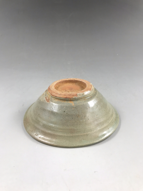 古玩陶瓷專家估價3千的東西—元代龍泉窯粉青釉斗笠碗拍賣，當前價格999元