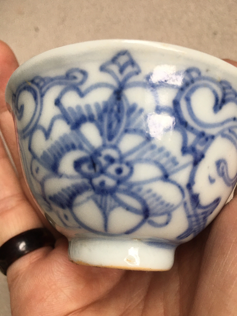古玩陶瓷清中期，淡描青花壓??杯拍賣，當前價格999元