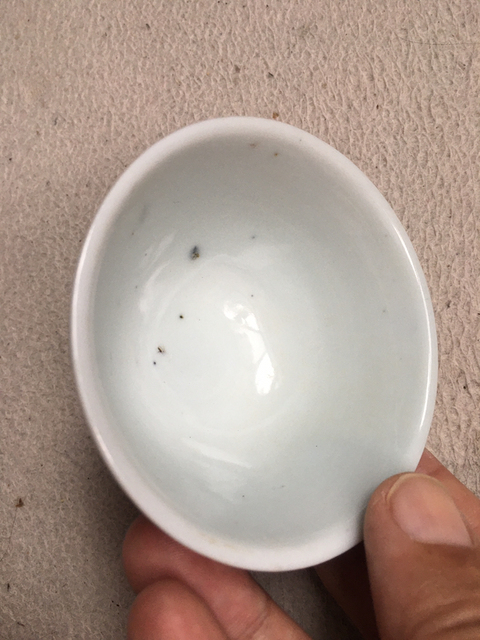 古玩陶瓷清中期，淡描青花壓??杯拍賣，當前價格999元