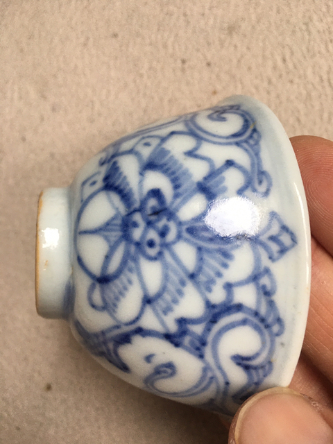 古玩陶瓷清中期，淡描青花壓??杯拍賣，當前價格999元