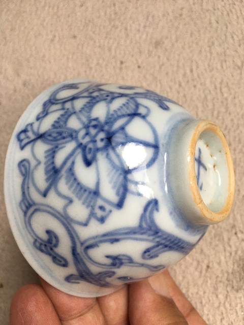 古玩陶瓷清中期，淡描青花壓??杯拍賣，當前價格999元