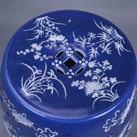 古玩陶瓷清中期 霽藍(lán)釉堆白花卉紋繡敦一對(duì)拍賣,當(dāng)前價(jià)格15000元