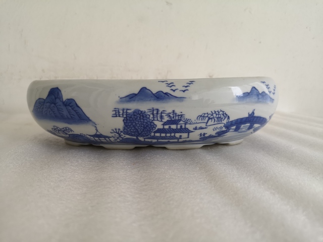 古玩陶瓷樓臺亭閣山水紋青花花盆拍賣,當前價格168元