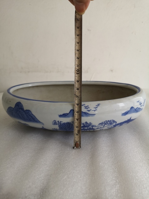 古玩陶瓷樓臺亭閣山水紋青花花盆拍賣,當前價格168元