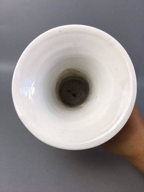 古玩陶瓷晚清白釉梅花紋花觚拍賣,當前價格999元