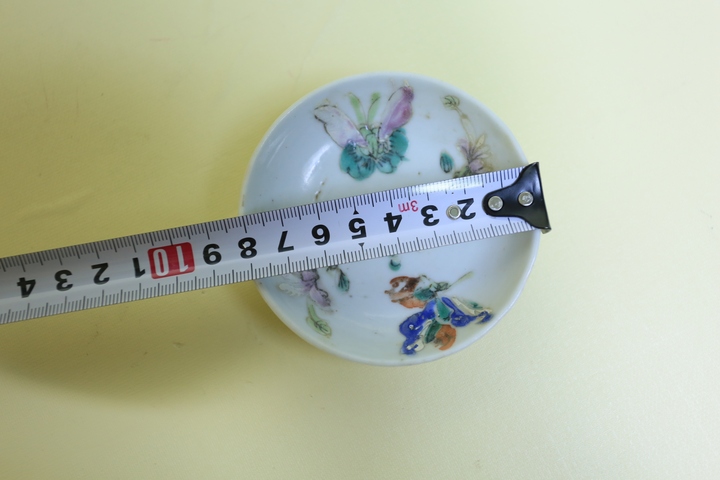 古玩陶瓷民國時期花蝶紋粉彩盤拍賣,當前價格110元