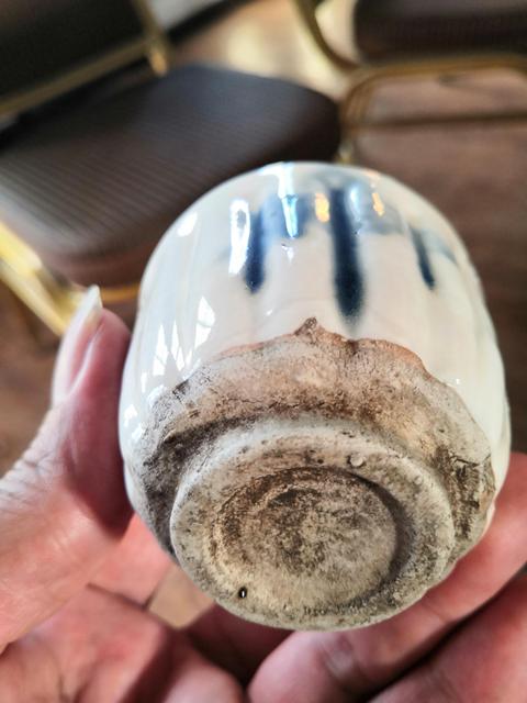 古玩陶瓷青花瓜棱紋杯拍賣，當(dāng)前價(jià)格300元