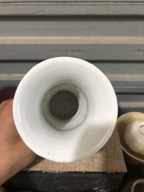 古玩陶瓷白釉梅花壽紋花觚拍賣，當前價格0元