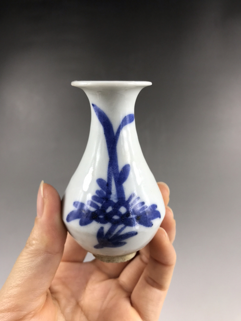 古玩陶瓷已保真-明末清初青花花蕾瓶拍賣，當前價格1440元