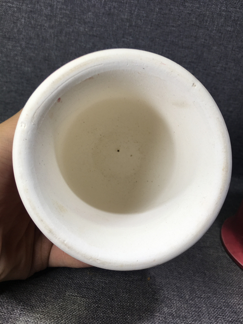 古玩陶瓷70年代精品胭脂紅釉燭臺一對,老庫存原盒子拍賣,當前價格169元