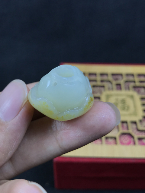 古玩玉器和田玉  蓮年有魚拍賣，當(dāng)前價格999元