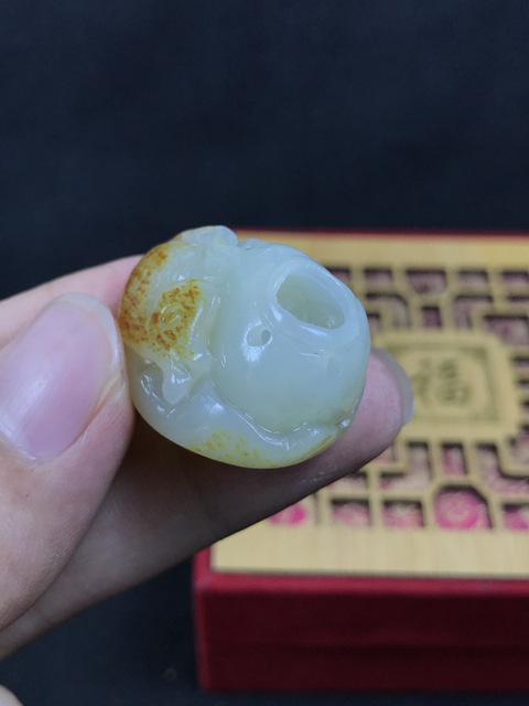 古玩玉器和田玉  蓮年有魚拍賣，當(dāng)前價格999元