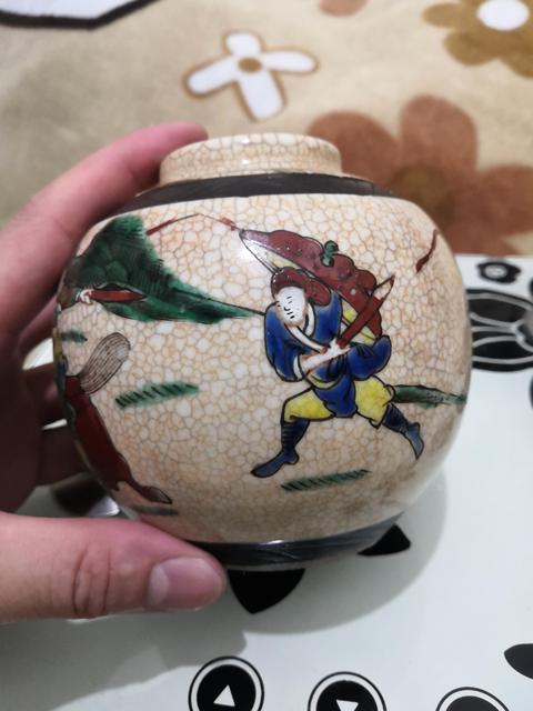 古玩陶瓷成化年造款哥釉地鐵銹釉刀馬人五彩罐拍賣，當前價格1666元