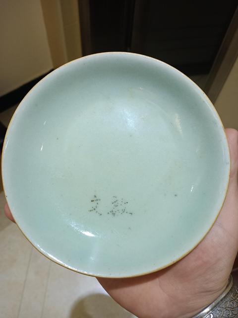 古玩陶瓷清中期豆青釉盤拍賣，當(dāng)前價(jià)格999元