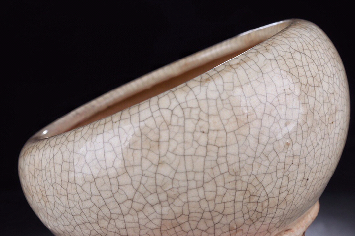 古玩陶瓷清晚-哥釉缽式爐拍賣，當前價格2999元