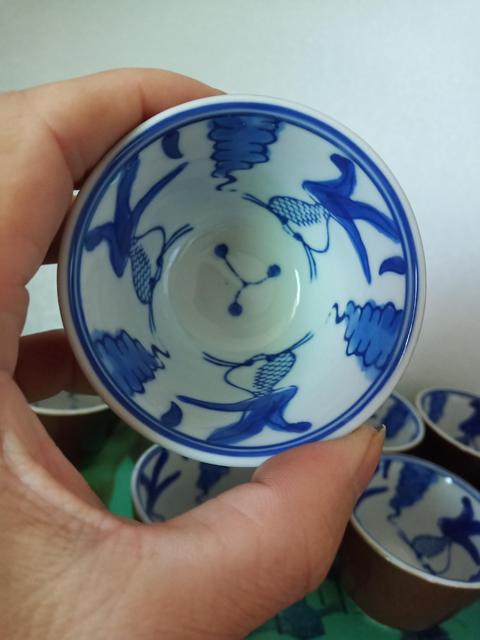 古玩陶瓷外醬釉內青花魚藻紋杯拍賣，當前價格99元