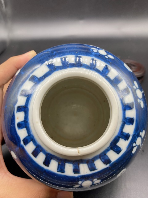 古玩陶瓷青花留白冰梅蓋罐拍賣,當前價格1666元