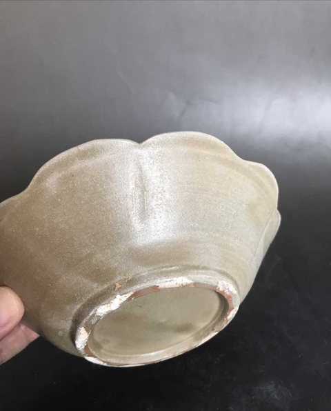 古玩陶瓷五代十國越窯青瓷花口洗拍賣，當前價格8888元
