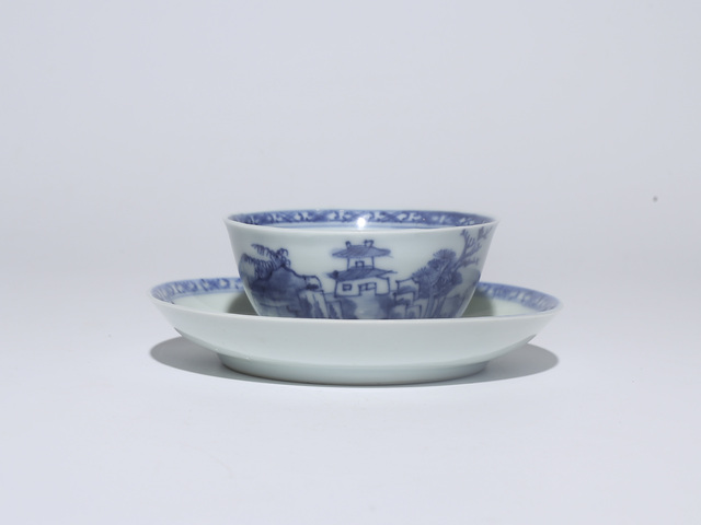 古玩陶瓷清中早·青花山水樓閣紋杯碟拍賣，當前價格1999元