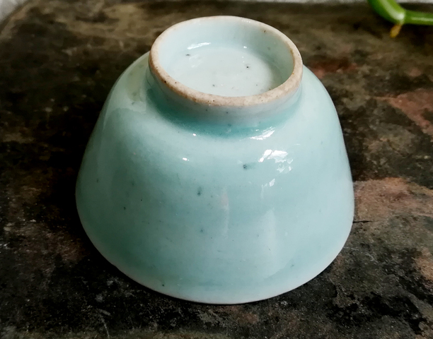 古玩陶瓷清中期豆青釉大杯拍賣，當(dāng)前價格666元